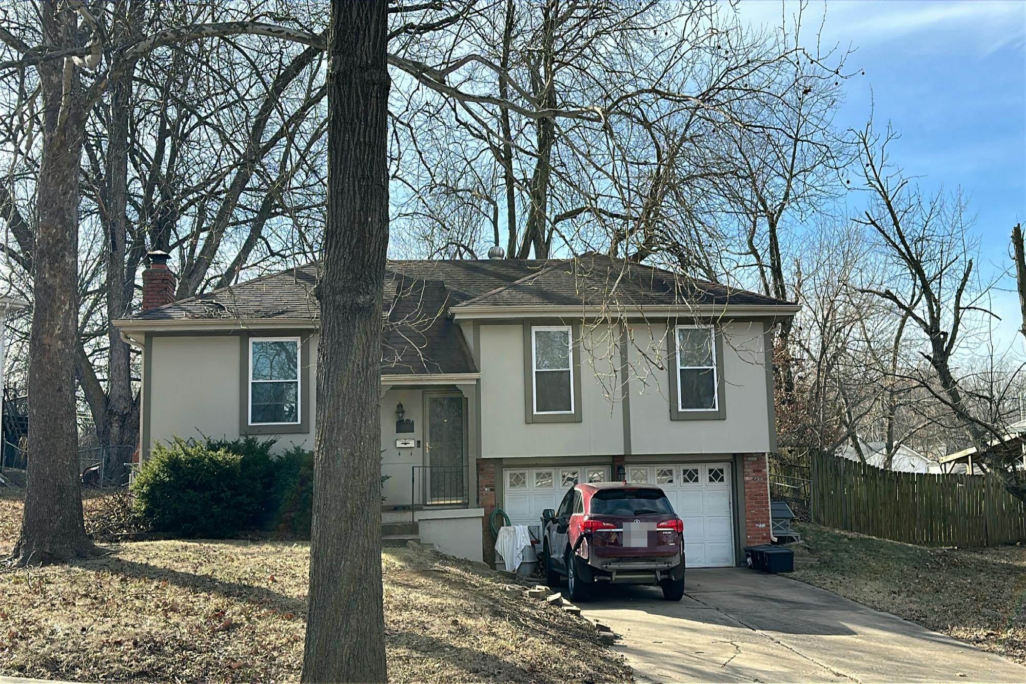 Tullis Ave, Kansas City, MO 64134
