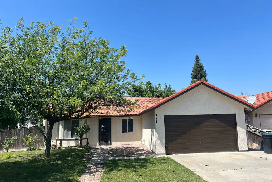 984 Second St Sanger, CA 93657, Fresno County