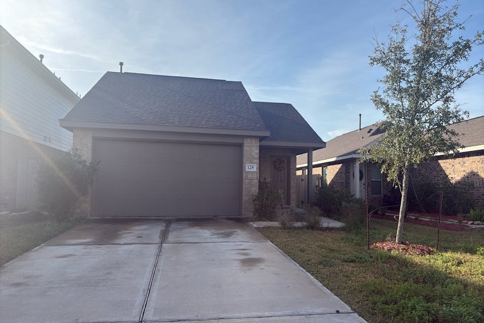 128 Austin Rd Angleton, TX 77515, Brazoria County