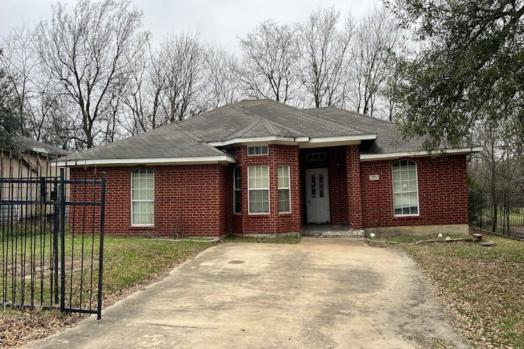 201 West Ln Quinlan, TX 75474, Hunt County