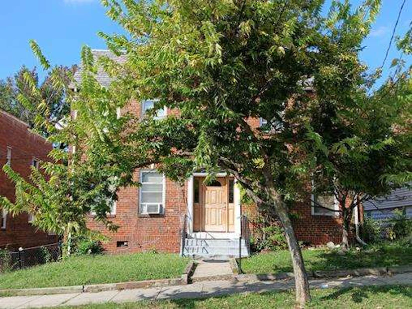 2238s St Se