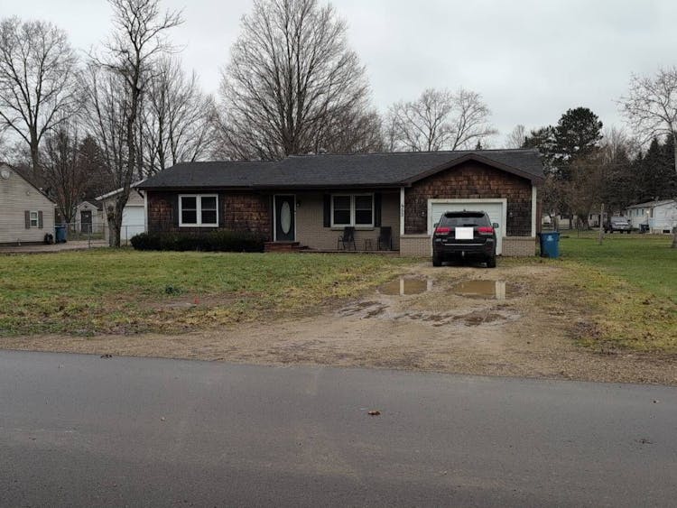 455 Douglas Dr Decatur, MI 49045, Van Buren County