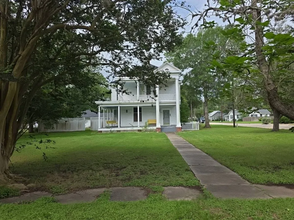 401 Hanover St Edna, TX 77957, Jackson County