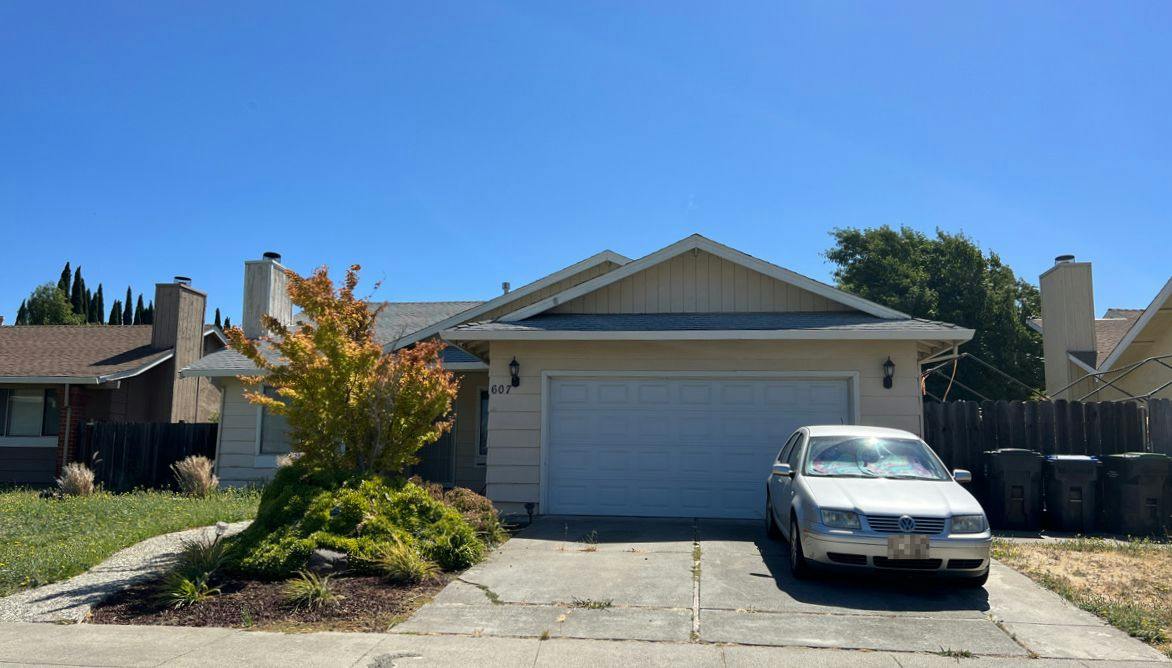 Crested Dr, Suisun City, CA 94585