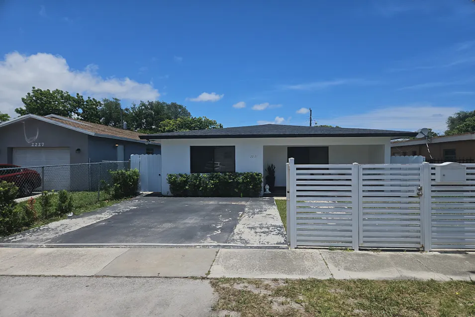 2221 Charleston St Hollywood, FL 33020, Broward County