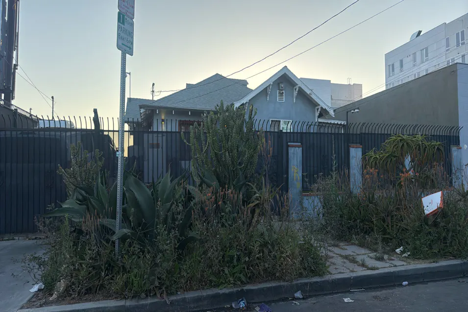 305 N Westmoreland Ave Los Angeles, CA 90004, Los Angeles County