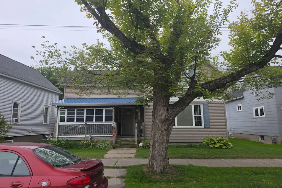 2123 Thomas St Marinette, WI 54143, Marinette County
