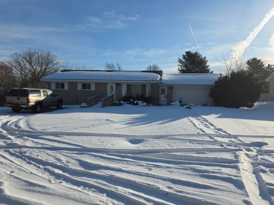 11732 Milford Rd Holly, MI 48842, Oakland County