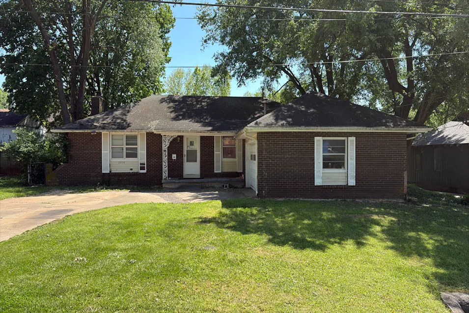 2938 E Erie Street Springfield, MO 65804, Greene County