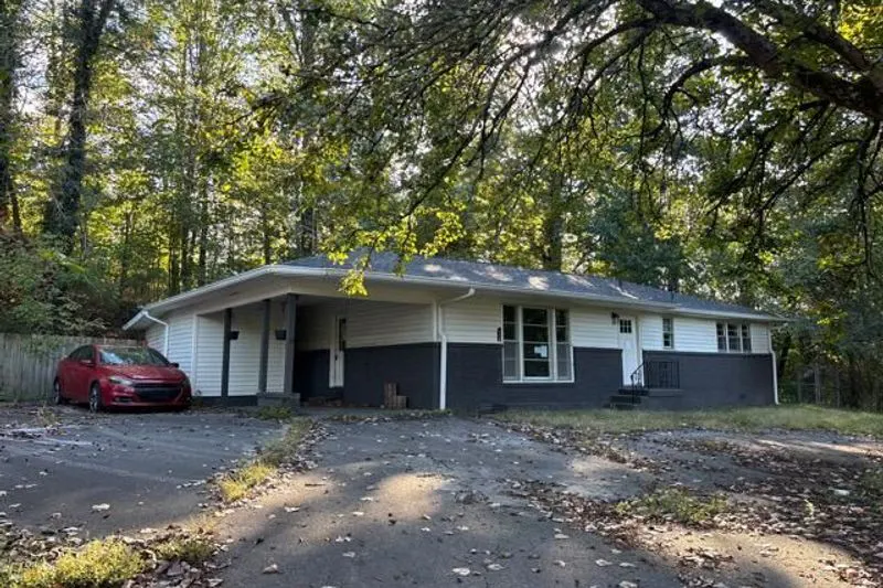 Oliver St, Ashland City, TN 37015