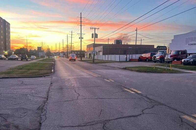 8th Ave, Huntington, WV 25701