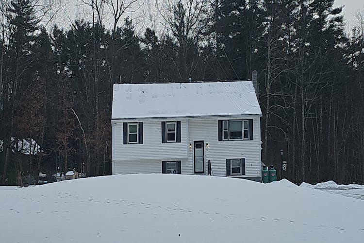 35 Alexander Rd Londonderry, NH 03053, Rockingham County