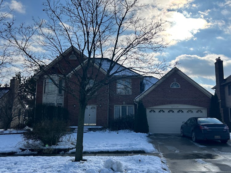 45409 Indian Creek Dr Canton, MI 48187, Wayne County