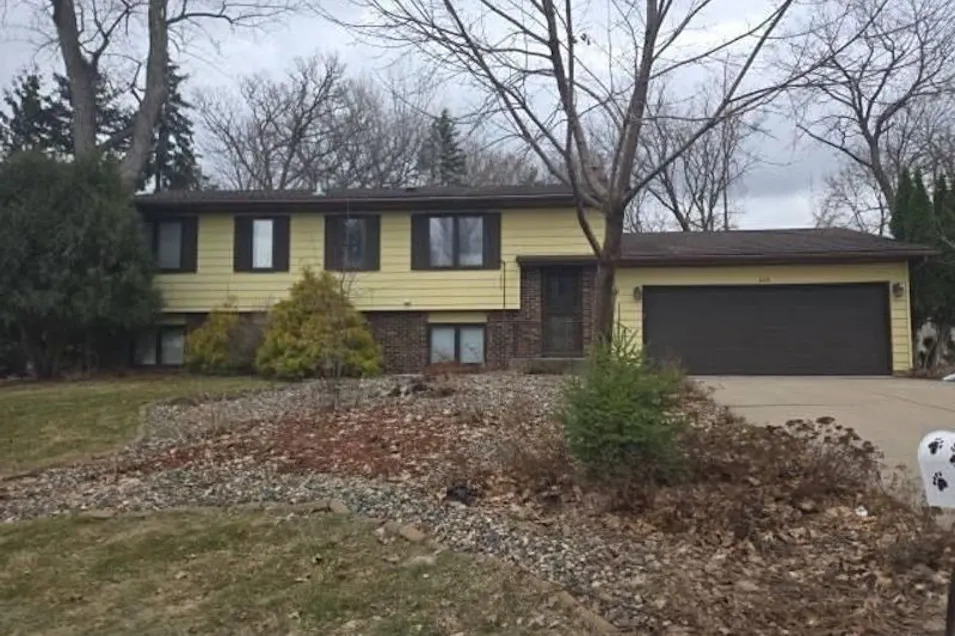 488 Crestview Dr S Maplewood, MN 55119, Ramsey County