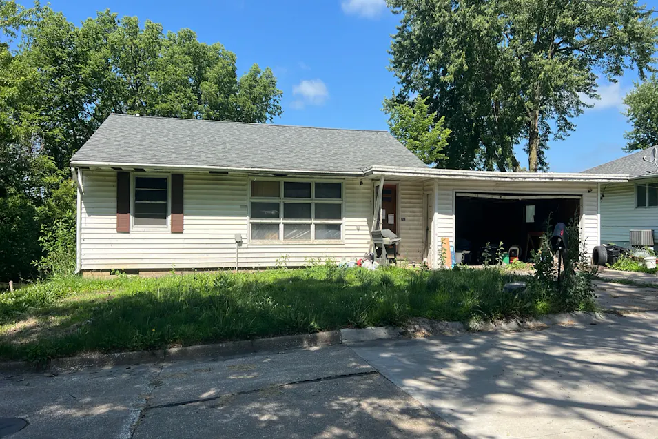 128 S West St North English, IA 52316, Iowa County