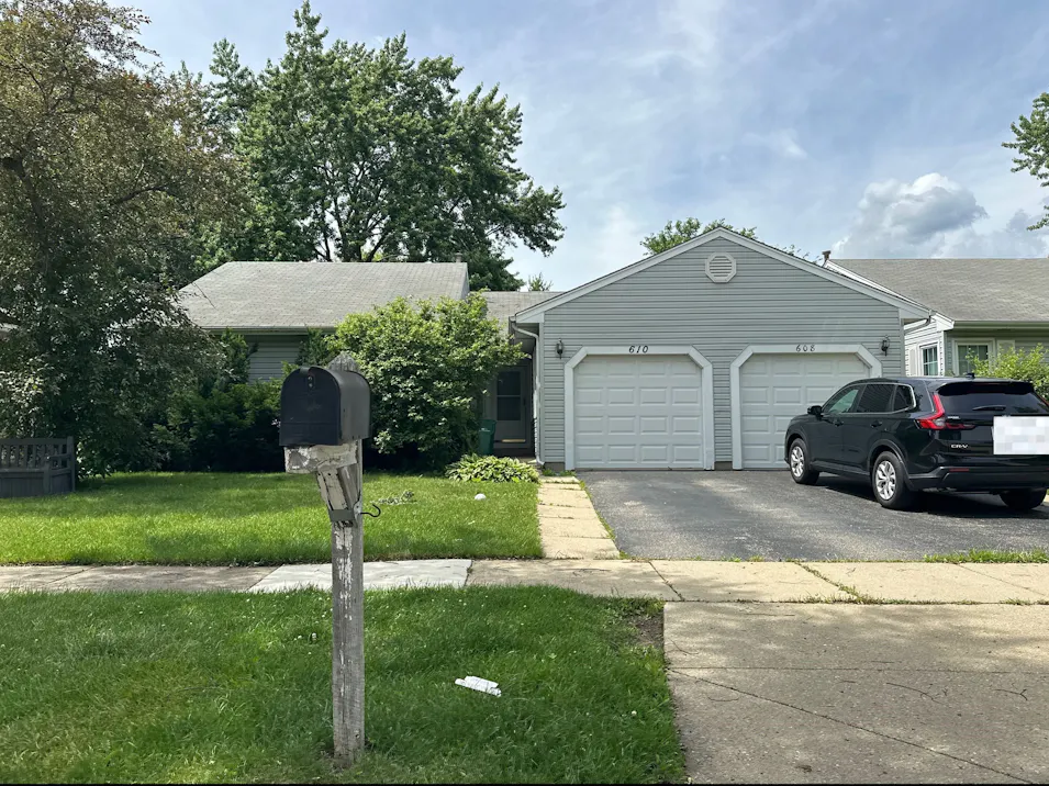 610 Lyon Ct Buffalo Grove, IL 60089, Lake County