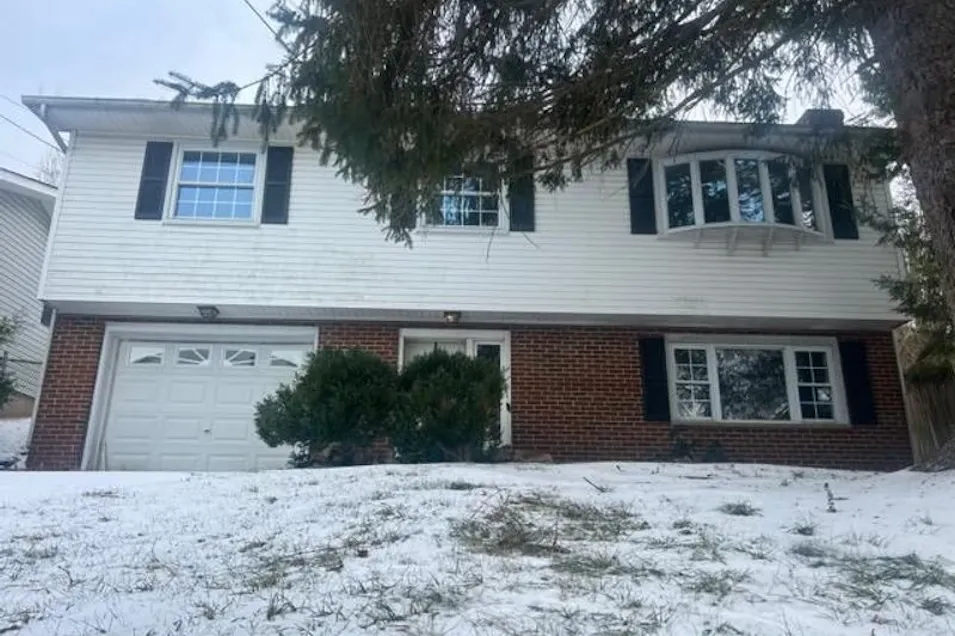 5197 Crystal Dr Cross Lanes, WV 25313, Kanawha County