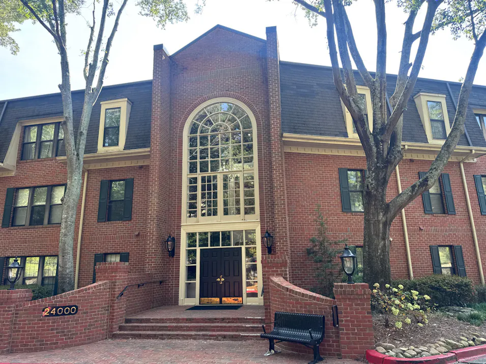 24312 Plantation Dr NE, 312 Atlanta, GA 30324, Fulton County
