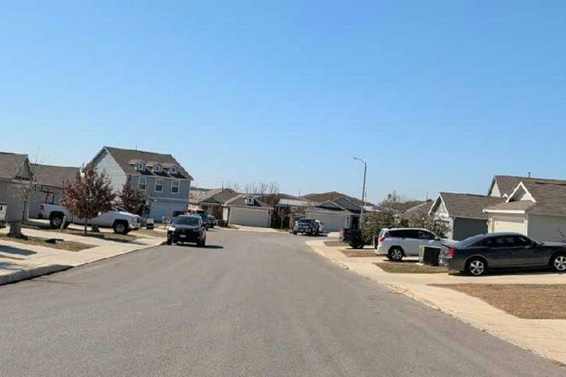 Lavaca Blf, San Antonio, TX 78218