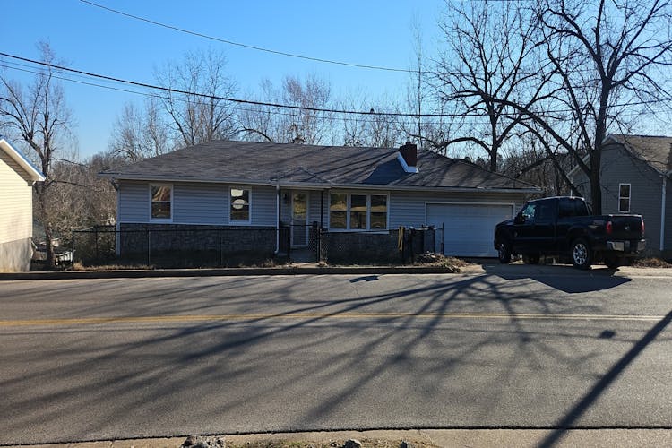 408 S Harlin Dr West Plains, MO 65775, Howell County