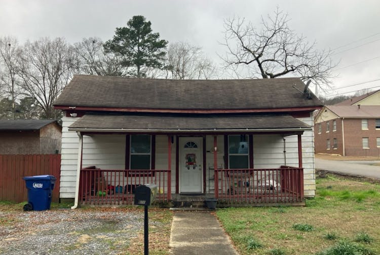 611 30th St N Pell City, AL 35125, St. Clair County