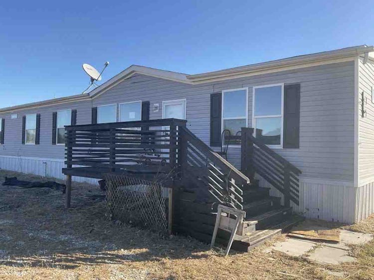 1741 County Rd Devine, TX 78016, Medina County