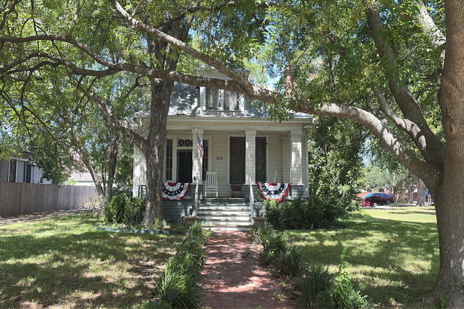 814 N Austin St Seguin, TX 78155, Guadalupe County