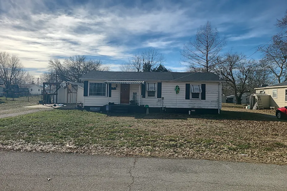 329 E Thurman Ave Mount Vernon, MO 65712, Lawrence County