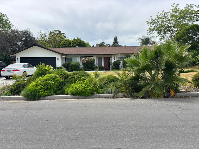 5509 N Roosevelt Ave