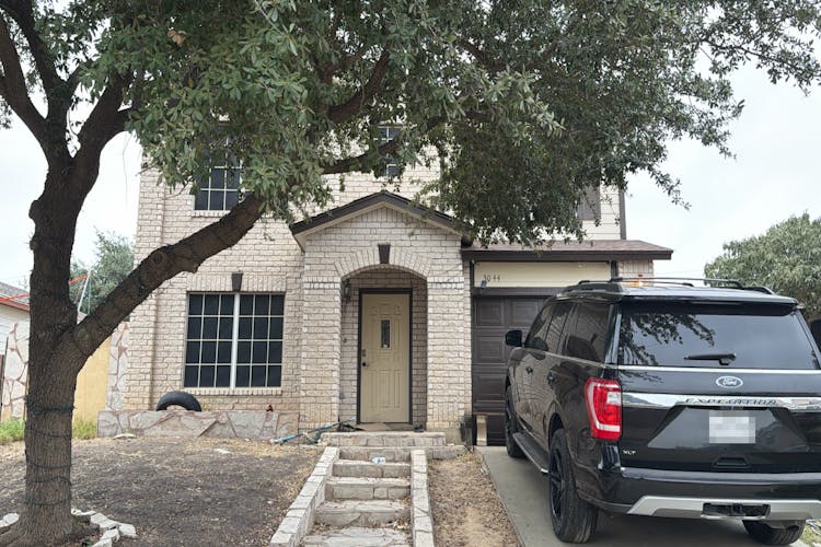 3044 Saint Isaac Loop Laredo, TX 78046, Webb County