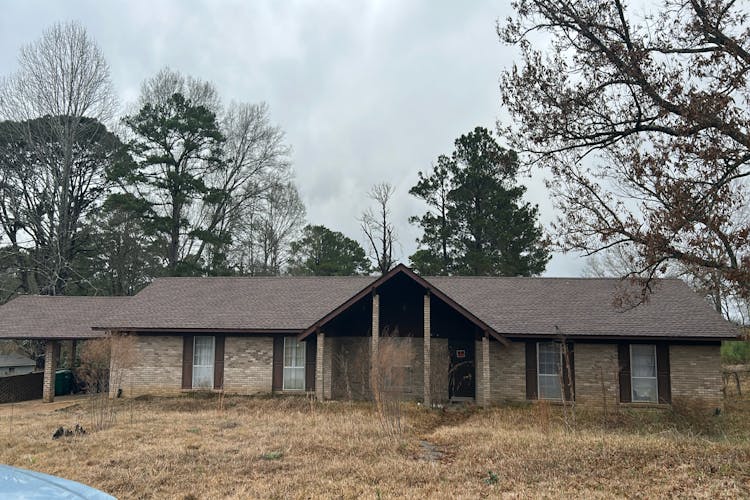 2450 S Pine Lea Drive Jackson, MS 39209, Hinds County