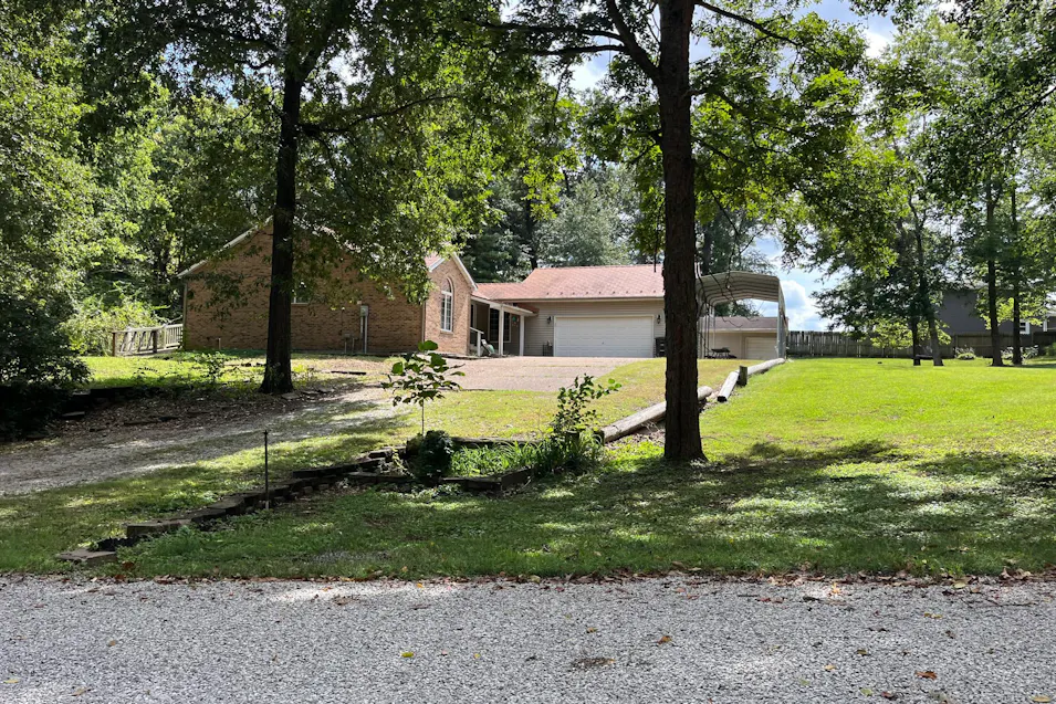 30 Hill Valley Dr Pocahontas, IL 62275, Bond County