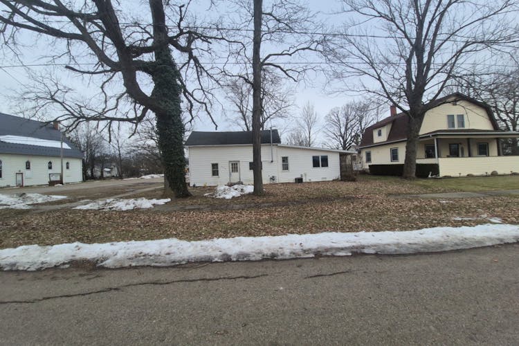 114s Park St Ashley, MI 48806, Gratiot County