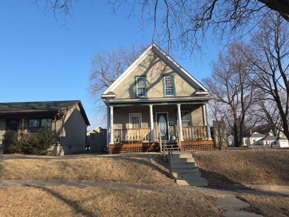 2631 13th Avenue Moline, IL 61265, Rock Island County