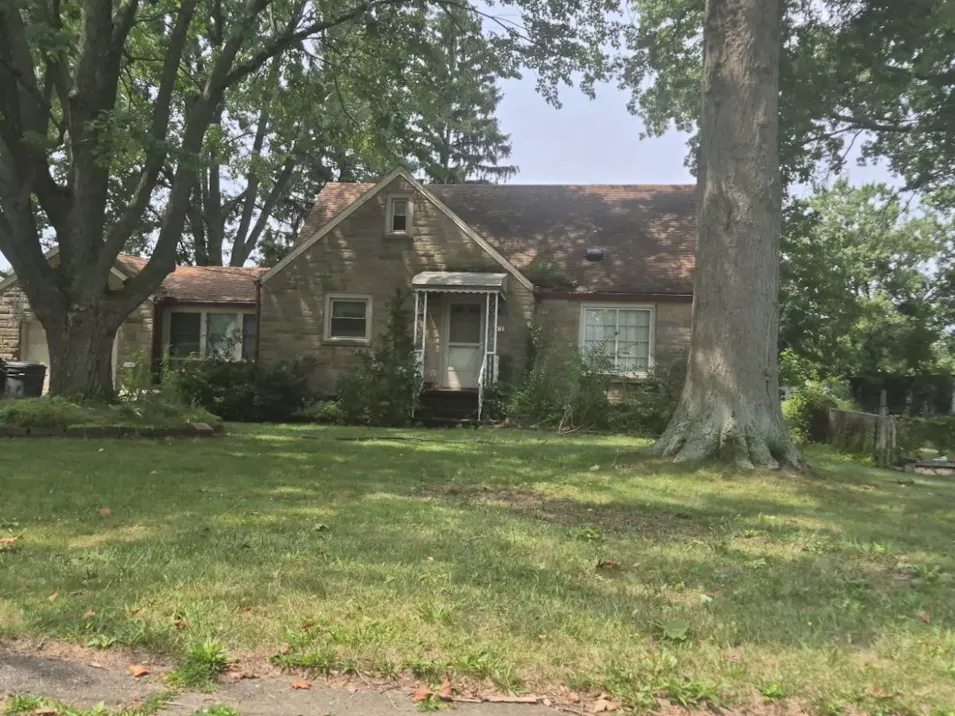 11 W Maxwell Dr Shelby, OH 44875, Richland County