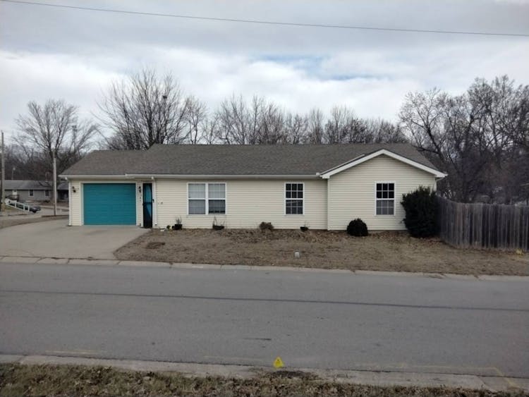 514 SW 10th St Blue Springs, MO 64015, Jackson County