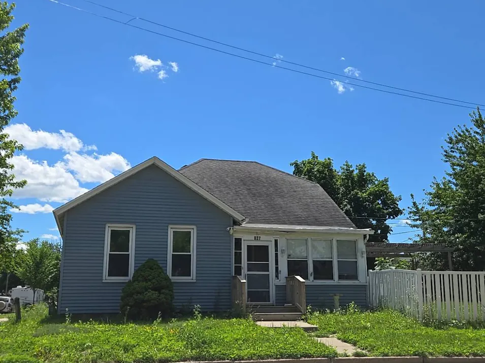 827 E 3rd Street Winona, MN 55987, Winona County