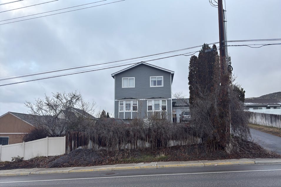 1097 10th St NE East Wenatchee, WA 98802, Douglas County