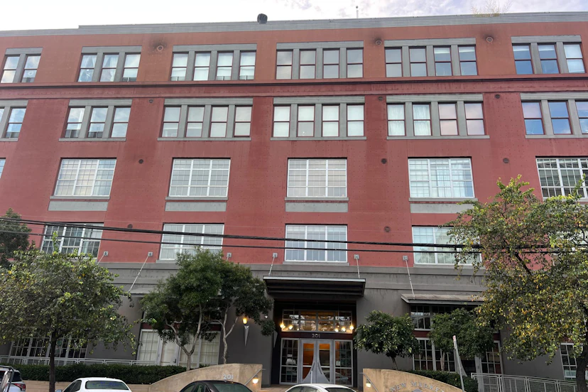 201 4th St Apt 408