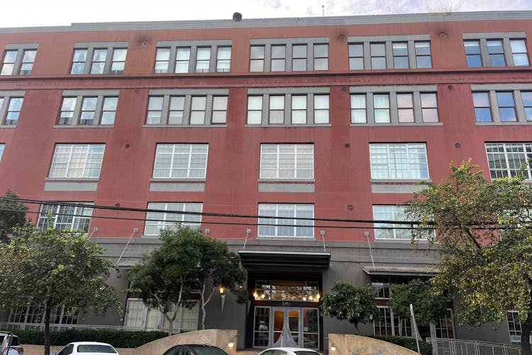 201 4th St Apt 408 Oakland, CA 94607, Alameda County