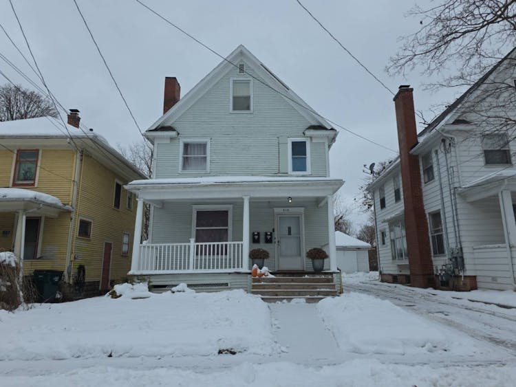 519 N Pine St Lansing, MI 48933-1026, Ingham County