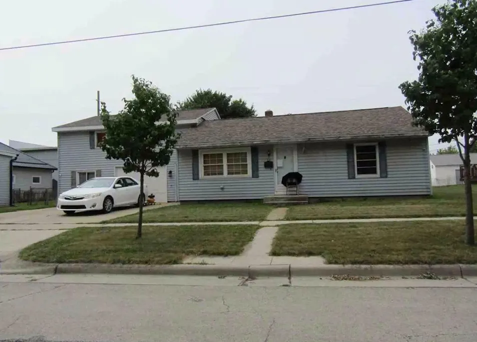 241 S Perry St St Marys, OH 45885, Auglaize County