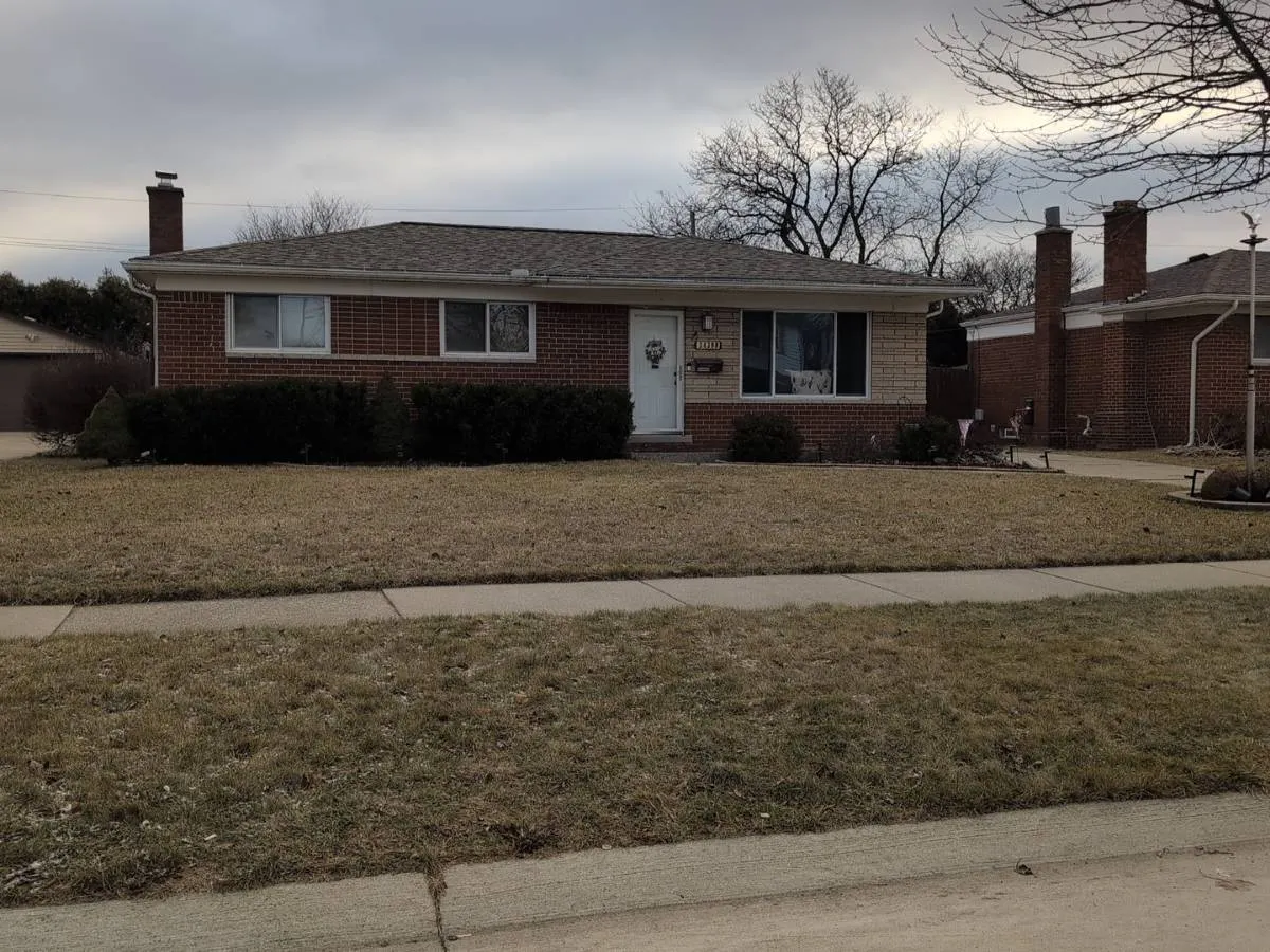Coachwood Dr, Sterling Heights, MI 48312