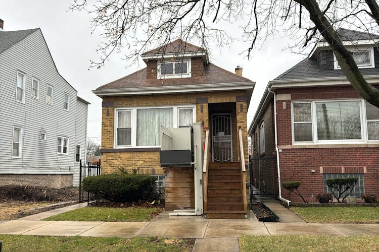 6942 S. Bell Avenue Chicago, IL 60636, Cook County