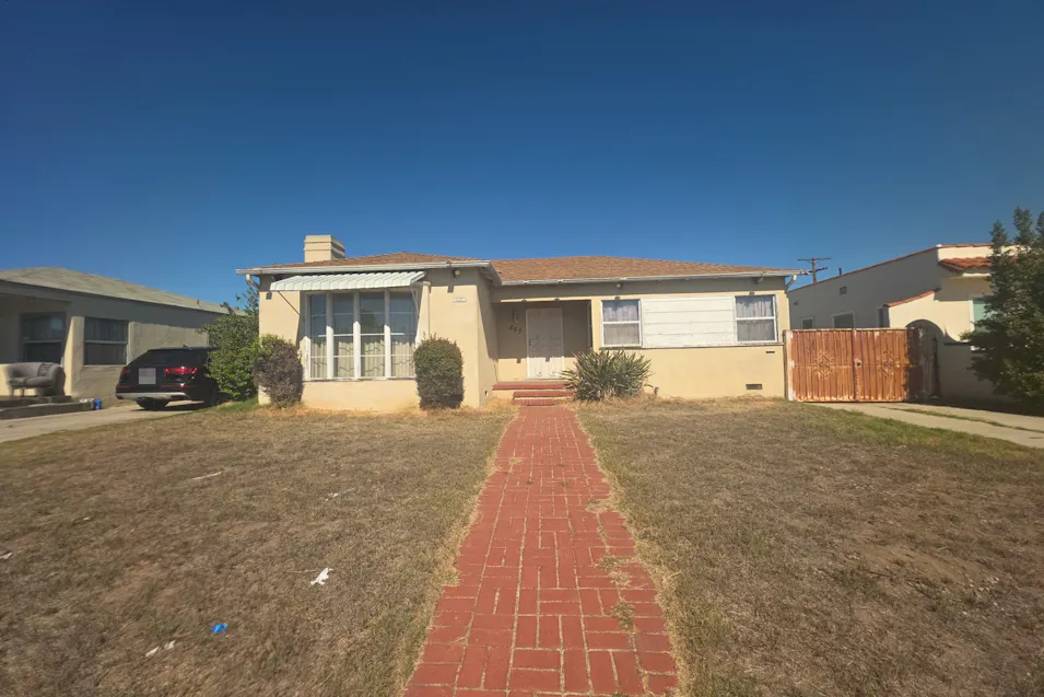 857e 116th St Los Angeles, CA 90059, Los Angeles County