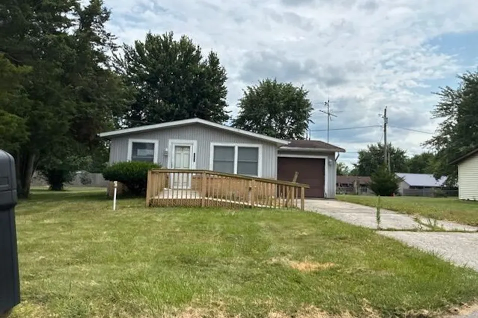 511 West Ohio Avenue Hartford City, IN 47348, Blackford County