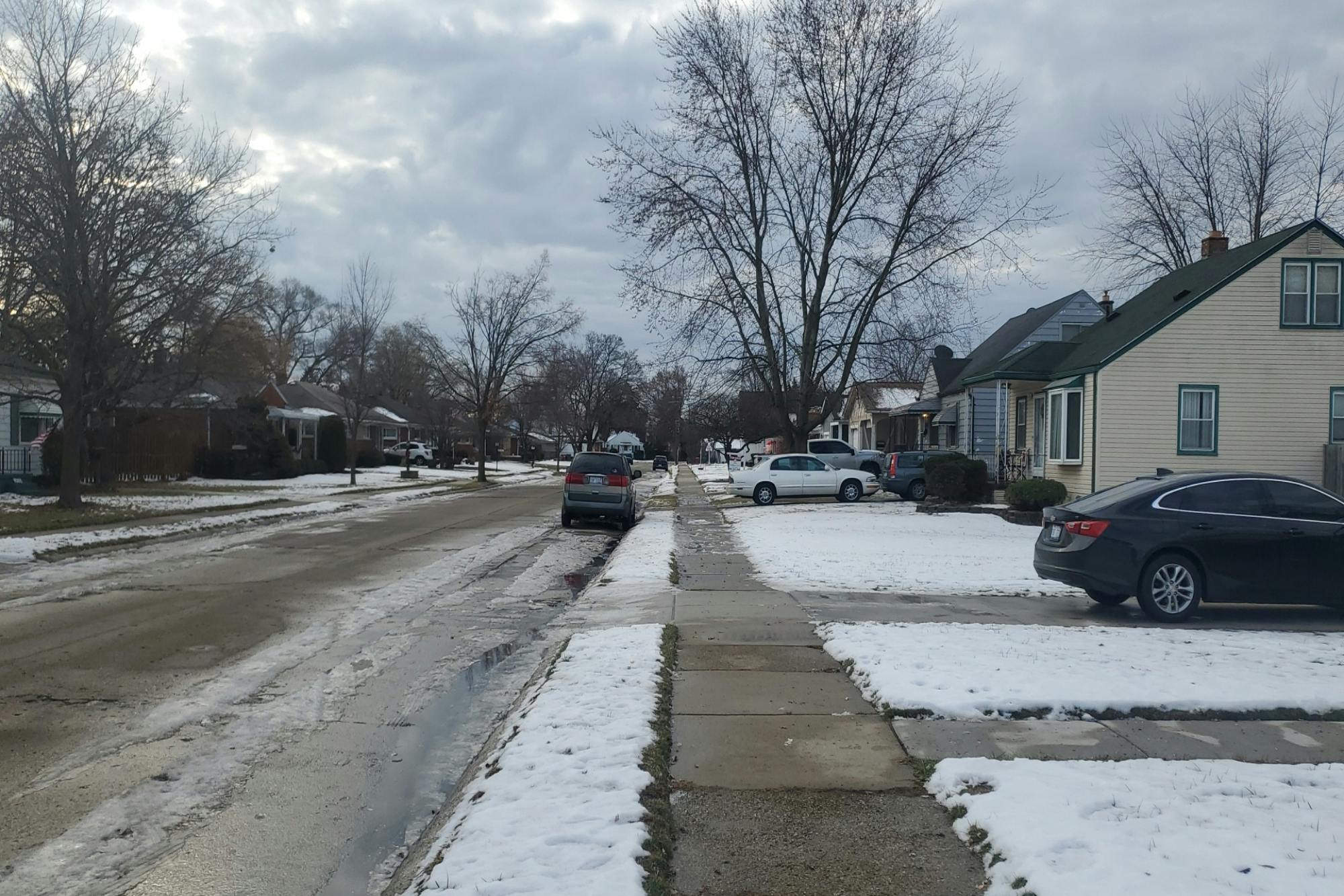 Dale Ave, Eastpointe, MI 48021