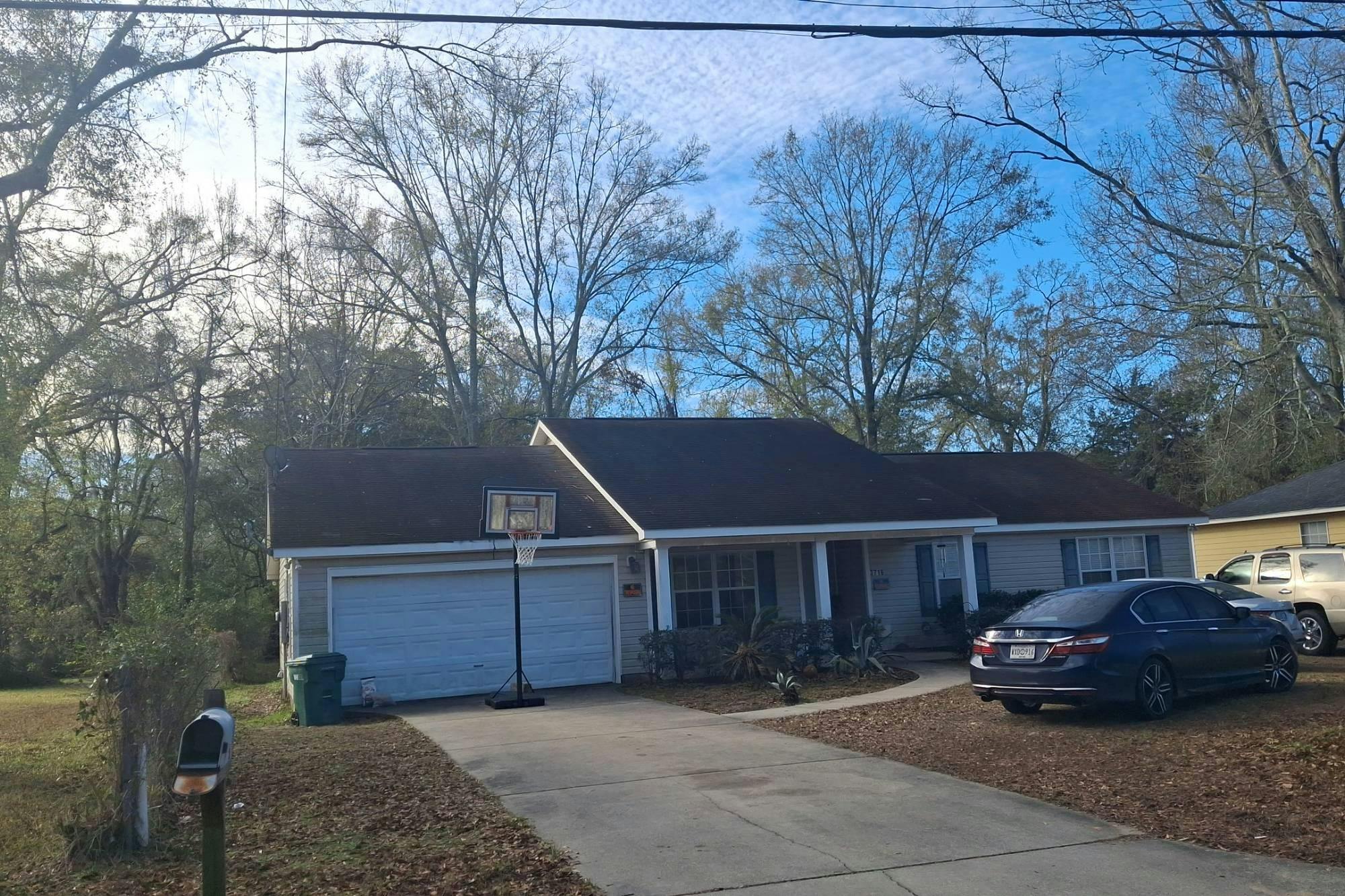 Barnett Ave, Moss Point, MS 39563