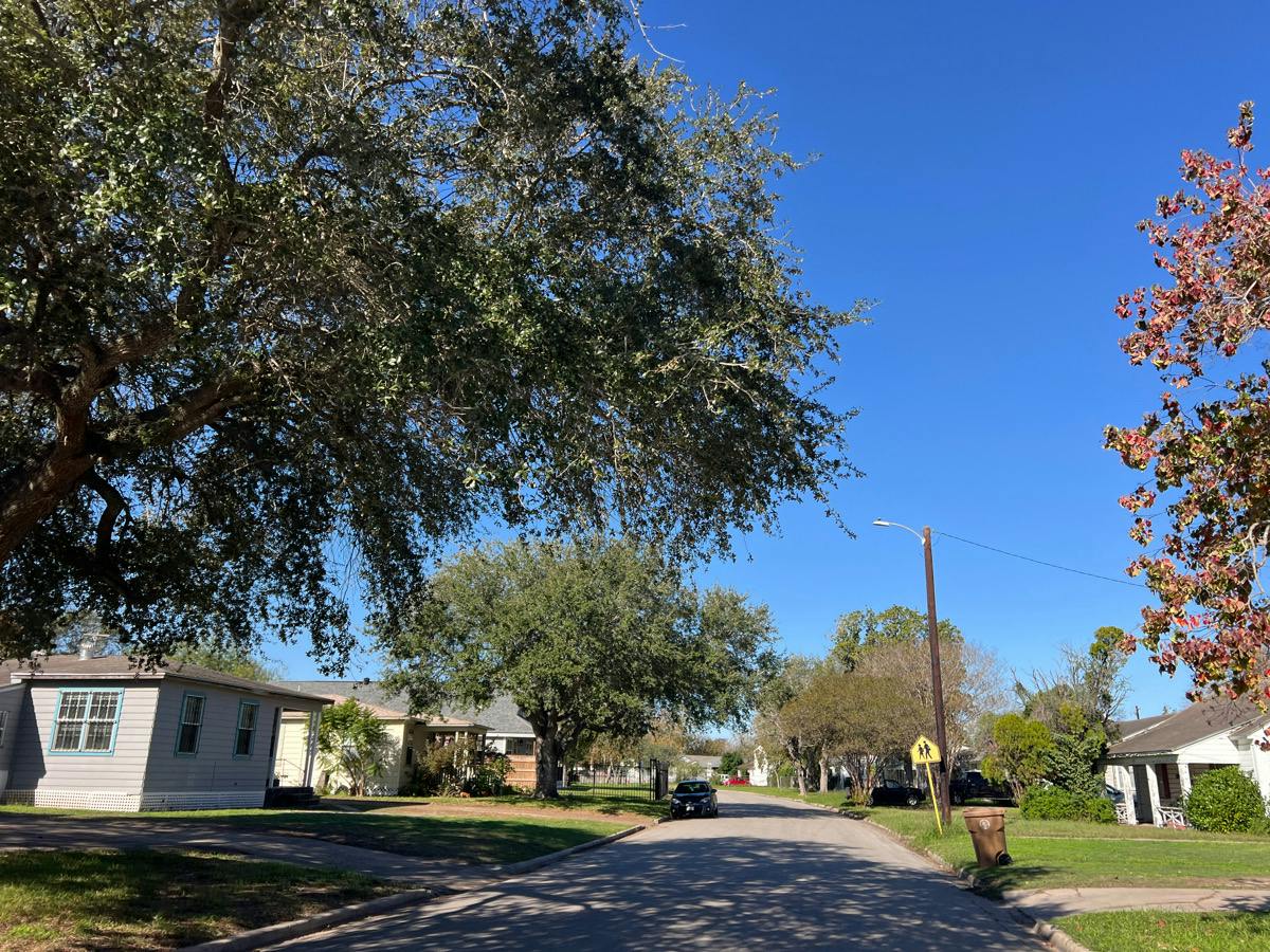 Macleod Dr, Corpus Christi, TX 78408