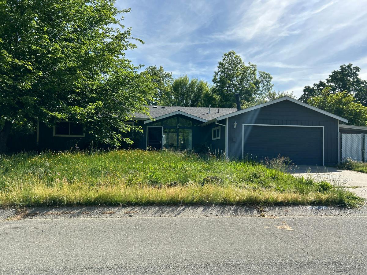 Paso Dr, Redding, CA 96001